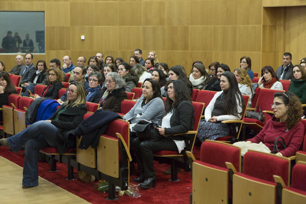 Sessão de À Conversa Com os Pais