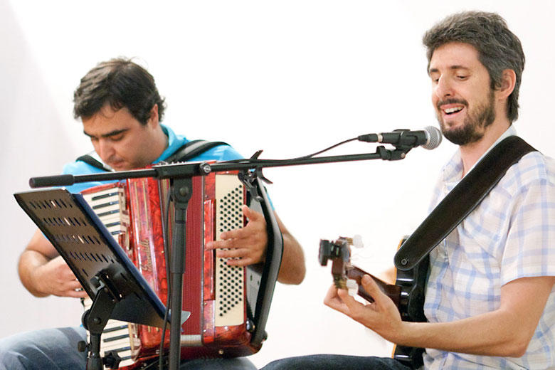 João da Ilha – voz, guitarra acústica | Nuno Carpinteiro – acordeão