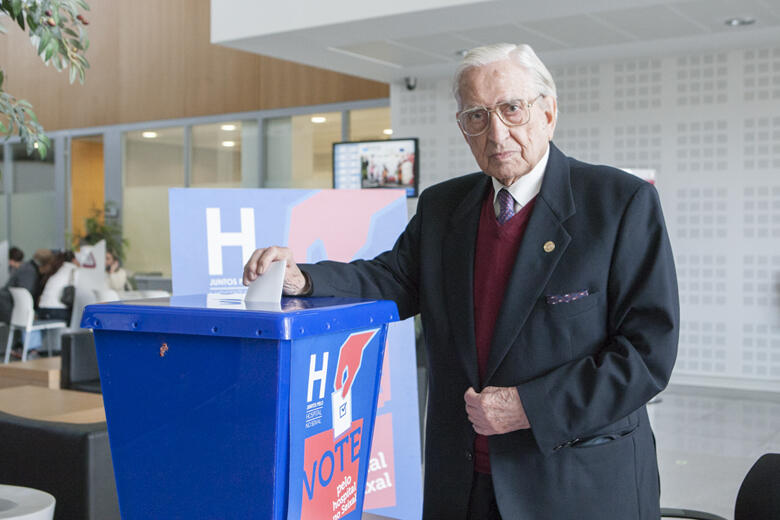 Professor doutor Carlos Ribeiro