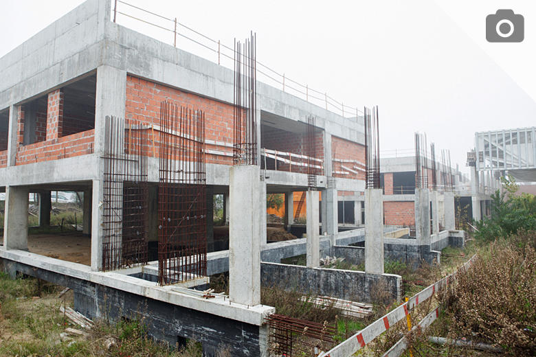 Obra parada na Escola Secundária João de Barros